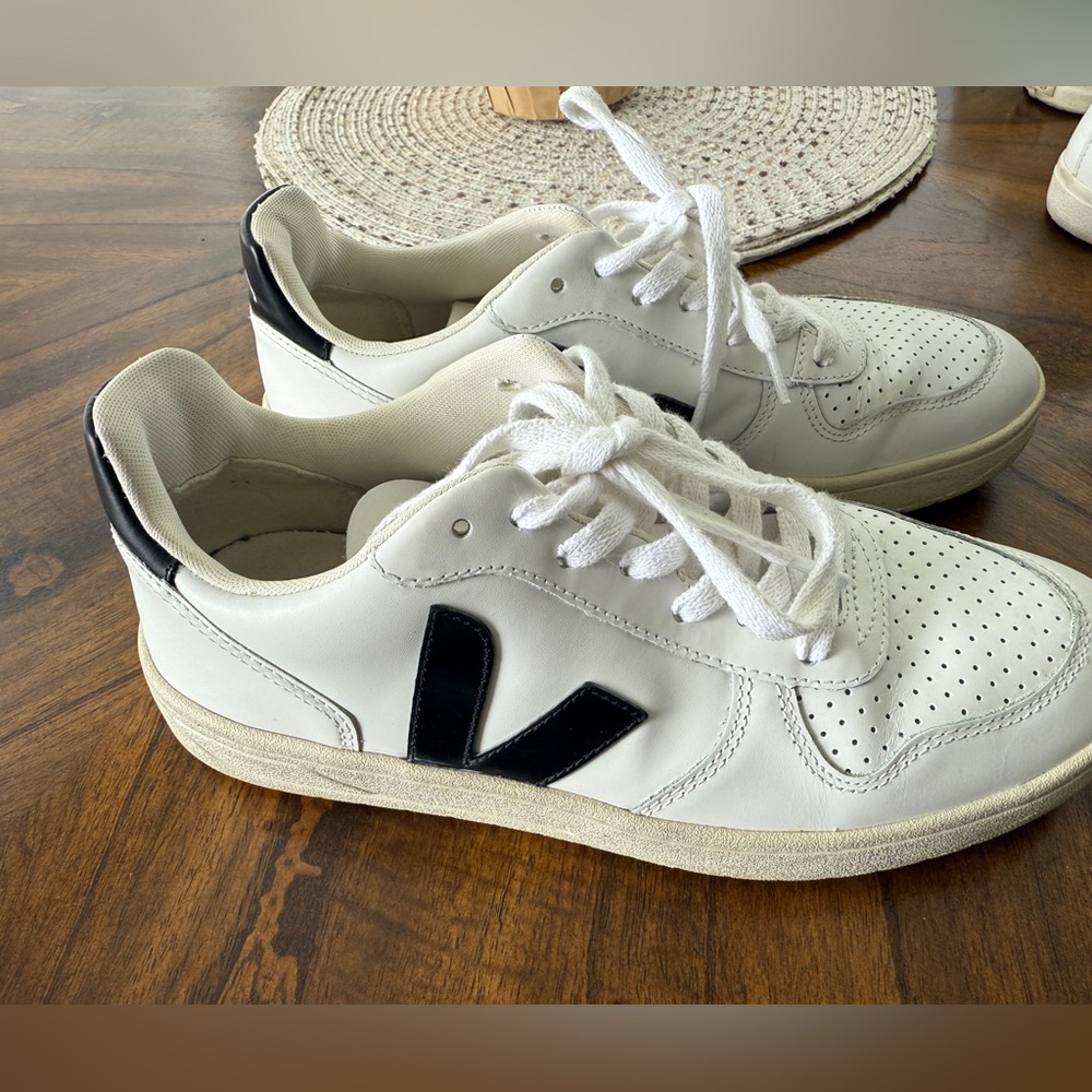 Veja V-10 White and Black Sneakers - Picture 2 of 4